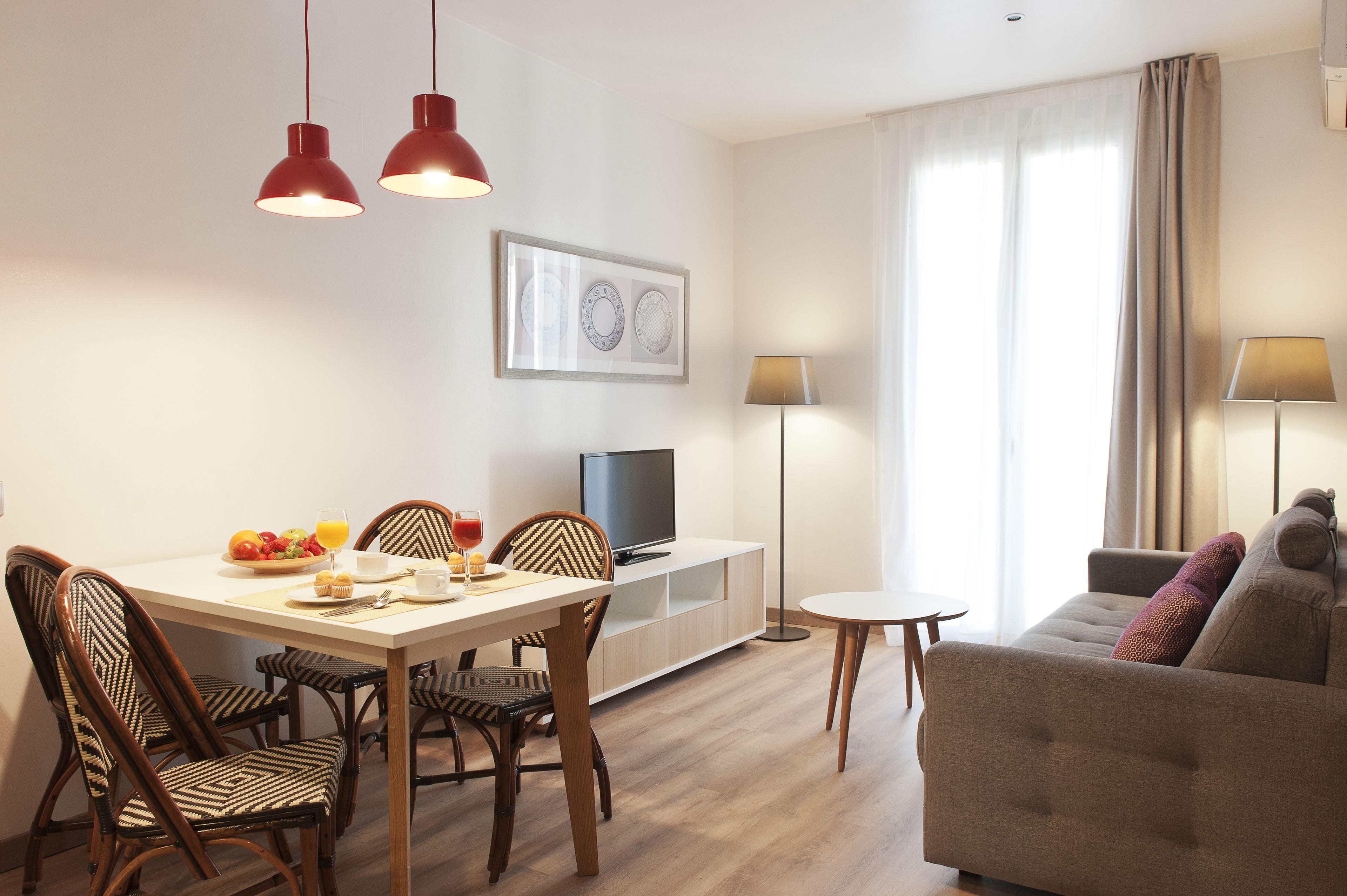 Mh Apartments S. Familia — Photos 1